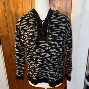 Rock & Republic Black and Gray Sweater